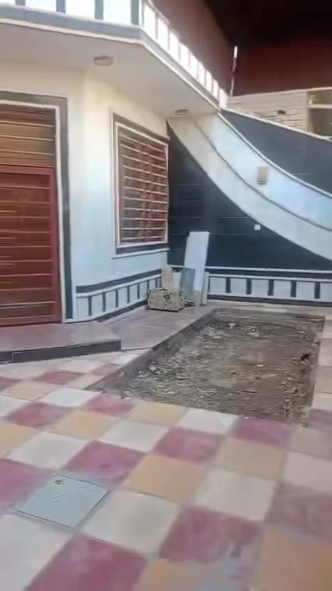 الموقع :  قرب الفارسي مقابيل الشط📍
                                                                                               
نـوع الـعـقار:   طابو زراعي مملوكه للدوله سند ٢٥

مقاطعه  ٧٩ /٣٥ جامعين 

الـمـسـاحـة:    ٣٠٠م البيت 

#الـطـابــق #الارضـي 

غرفه واحده عدد ٢ واستقبال ومطبخ وهول ومجمع صحي وكراج سياره و حديقه صغيره 
#الـــطـابـق #الـــثـانـي 

٢ غرف نــوم  -هول_مجمع صحي

#الطابق_الثالث 
غرفه واحده وسطح
 

  
✨——————————-   ✨                

السعر ٢٠٠ 
📍_____#لــــــــــــلاستفسار -
***********
