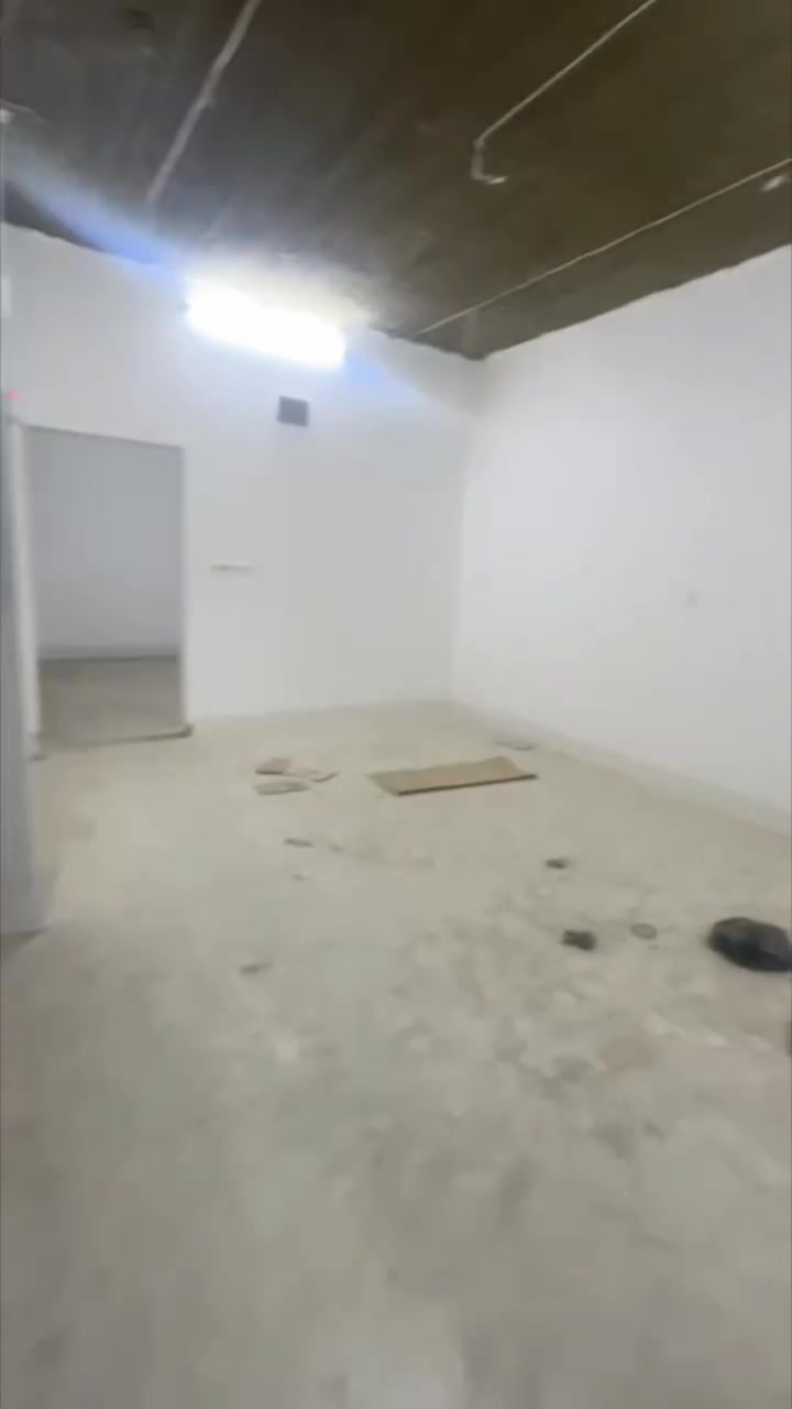 دار للايجار 🛑 🛑 🛑 🛑
في حي زيونة مقابل حي الفلاح 

مساحة 106 متر 👉 👉 👉 👉 

بناء حديث فول سيراميك بورسلين 

زيرو غير مسكون 

طابق واحد 

يتكون من غرفة نوم وهول واستقبال وصحيات ومطبخ وسطح 

السعر 300

للاتصال والاستفسار 

***********

***********

