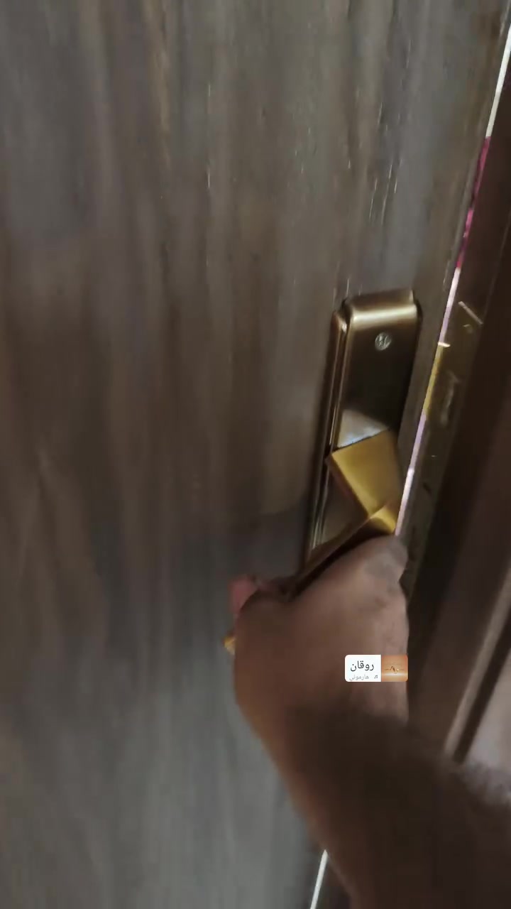 السلام عليكم 
تم تبديل أبواب الشقه 100 شرقي A302
أبو سجاد النجار ***********
