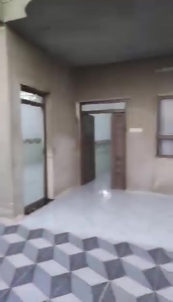 ‏‪***********‬‏/ ‏‪***********‬‏شارع المطار حي الكفاح الجنوبي بيت مساحة ٣٠٠ متر استقبال هول ٣ غرف نوم مطبخ وصحيات داخليه وخارجيه وغرفة بالسطح  وقطعه مقابيل البيت ٣٦٠ متر
