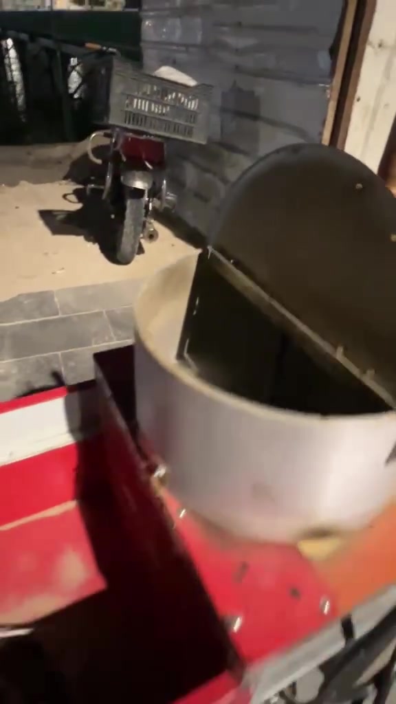 السلام عليكم حماصة حب الشمس يدوية غازية وليس كهربائية معة قاطع المنيوم للجبس بنص الجام خانة امانة الله جديدة مستخدمة 18 يوم وصارت علية بسعر  375الف ورايدها ب275الف معة تئسيس كهرباء واير ومكان كلوب ومنخل و اوراق مال حب والله العظيم شغل خير من الله بس لكيت شغل اقوة منها ورايد ابيعها مكاني ناصرية مركز قرب جسر المشاة على الكورنيش بصوم الشامية رقم الهاتف *********** غير متواجد على الفيس
