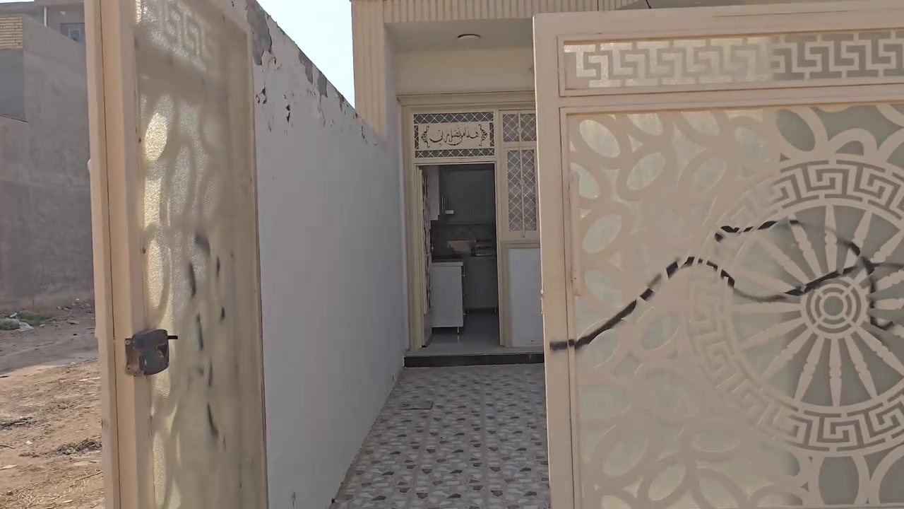 بيت للبيع في منطقة الموظفين – جاهز للسكن مع الأثاث الكامل! 🏡
​تعلن مكتب عماد كاظم عن توفر منزل مميز للبيع بالكامل مع الأثاث، والمواصفات كالتالي:
​المساحة: 150 متر مربع
​التفاصيل: موضحة بالكامل داخل الفيديو
​الحالة: يباع مع جميع الأثاث (كامل وجاهز للسكن)
​📞 للتواصل والاستفسار:
​المراسلة عبر الخاص
​أو زيارة مكتب عماد كاظم
​📱 أرقام الهواتف:
​***********
​***********
