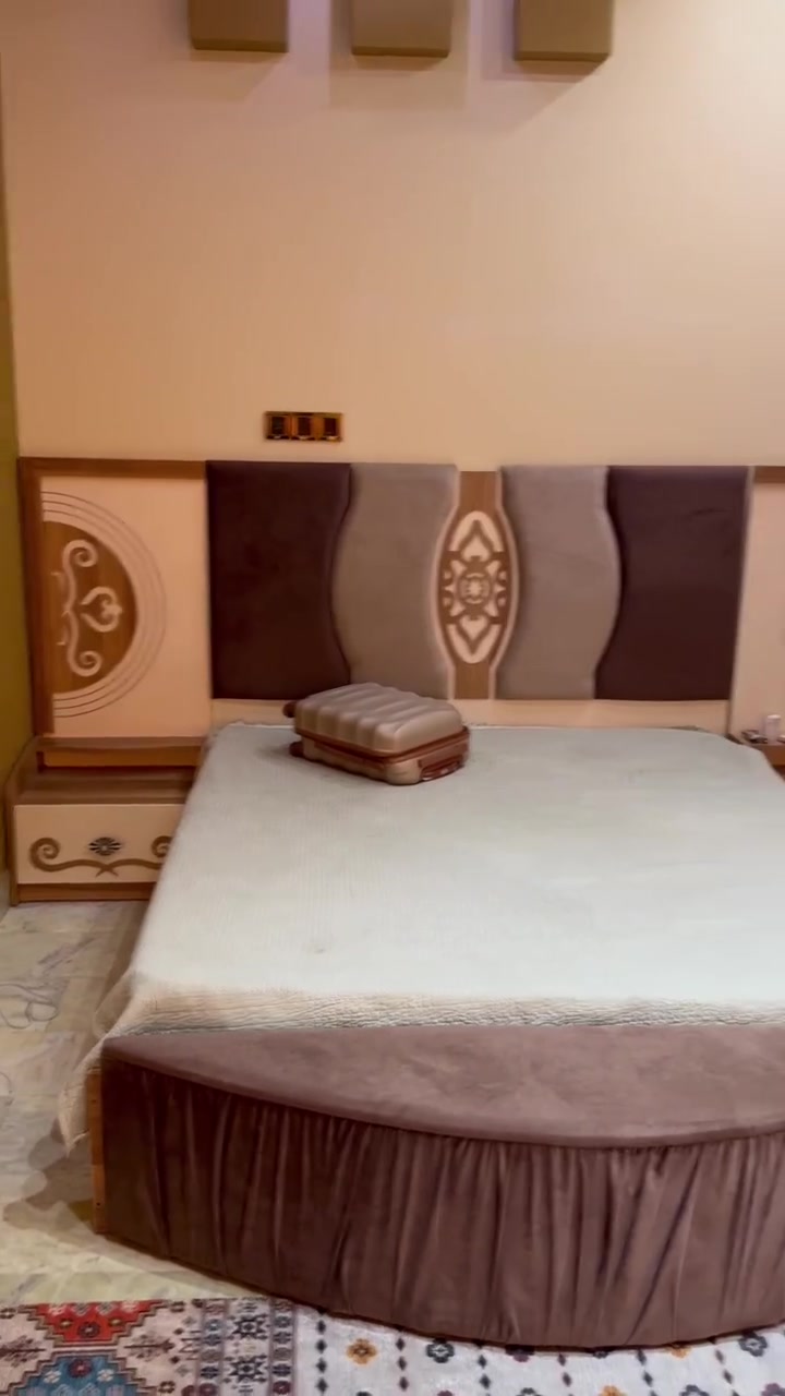 غرفة تركي للبيع جديدة معنى كلمة وأحلى من صور باب أول كامله ولا زلغ بيها نظافه 100/100 
سعر خاص عجبتك راسلني ***********واتساب 
سيم كارت***********

