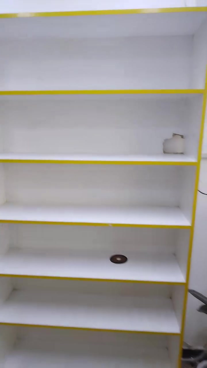 فاترينات محل كامل شغل درجه أوله قالب واحد
استعمال جدا قليل تواصل خاص او ***********
