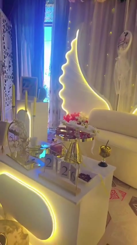 السلام عليكم ورحمة الله وبركاته كوشه للبيع مع كافة الملحقات العنوان الشطره الاستفسار *********** المحقات
ورد
ديجي
قوس ورد
غراض الميز
برده
