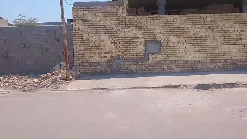 السلام عليكم عندنا بيت للبيع المساحه 400 البيت في القريه جاسم زامل***********
