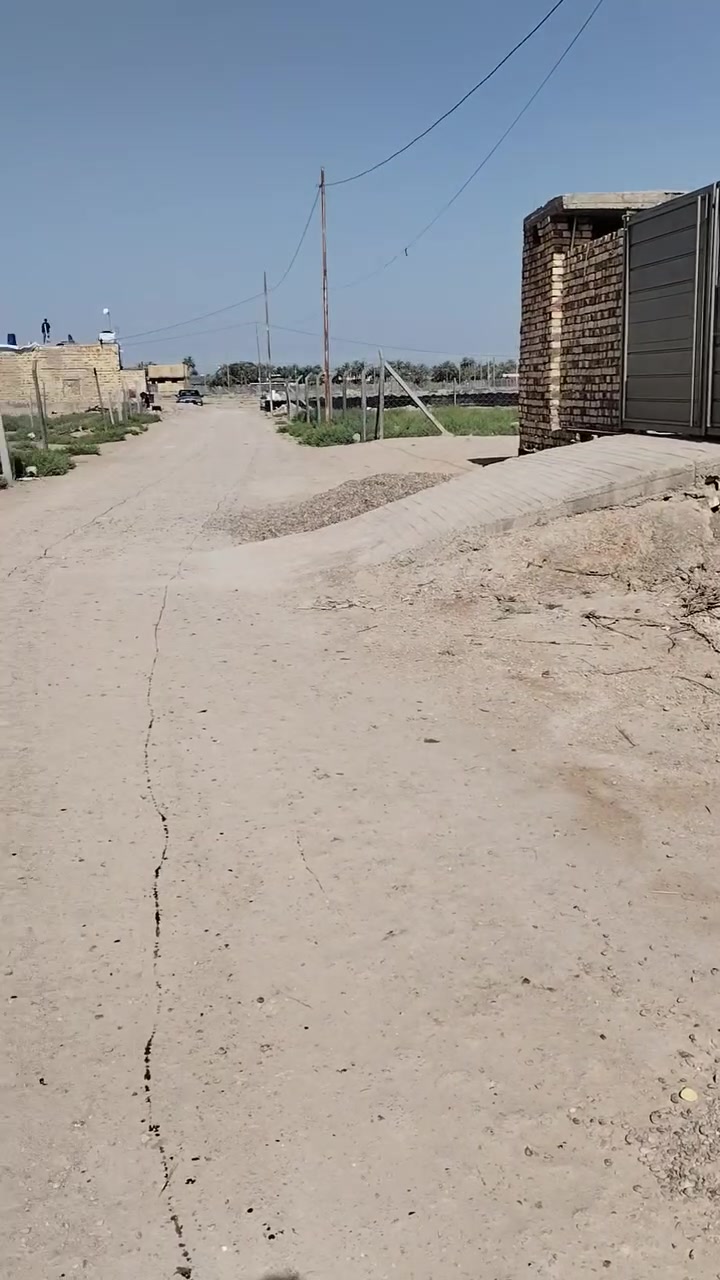 سلام عليكم قطعه ارض لبيع مساحته 200 واجه 10 ونزال 20 سند 25 شارع 8 متر بحي بابل بكاع مؤيد عدنان مقابيل سلام ابو السواق خدمات كامله سعره 21 وبيه مجال قليل ***********
