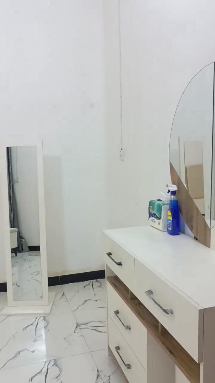 غرفه للبيع تركيه حلوه او جديد كلش صار شهرين من مشتريه جديده حت جاج جربايه بي اناره ***********
