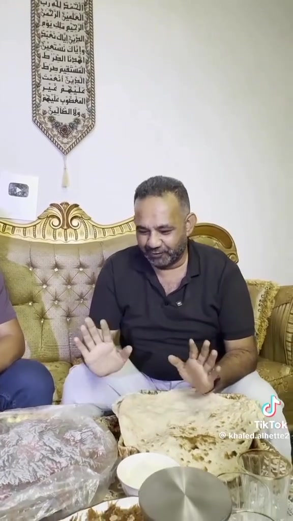 الحجز مفتوح على جميع المؤكولات عيوني رقم  الحجز وبي واتساب ج***********

نص مكتوب في الصور:
- ١٩ أيلول، ٢٠٢٦
- ١٠:٥٥ ص