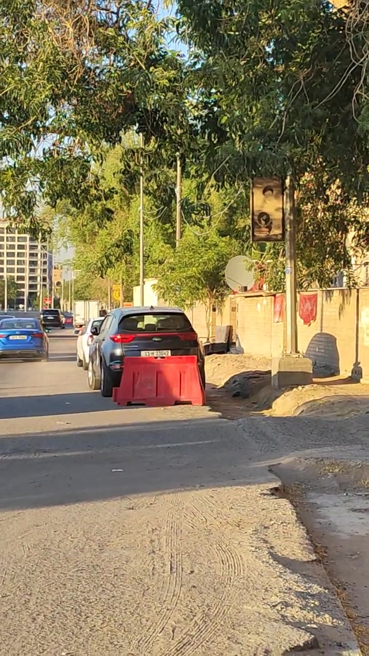 شقة تجاوز للبيع
صغيرة فقط ٥٠ متر تقريبا
غرفة كبيرة وهول ومطبخ صغير وحمام مشترك
شارع ابو نؤاس قرب الاورزدي
من ضمن عمارة مال شقق الطاقة الكهربائية
السعر 22 قفل
***********
