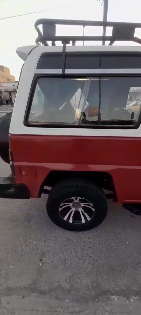 السلام عليكم سياره داهيتسو  ياباني مديل ٩٢ مكينه ثري واي نوزل كير عادي مشروع وطني راعيه بل عماره على وضع البلاد السعر ٣٨ مكان السياره عماره ***********
