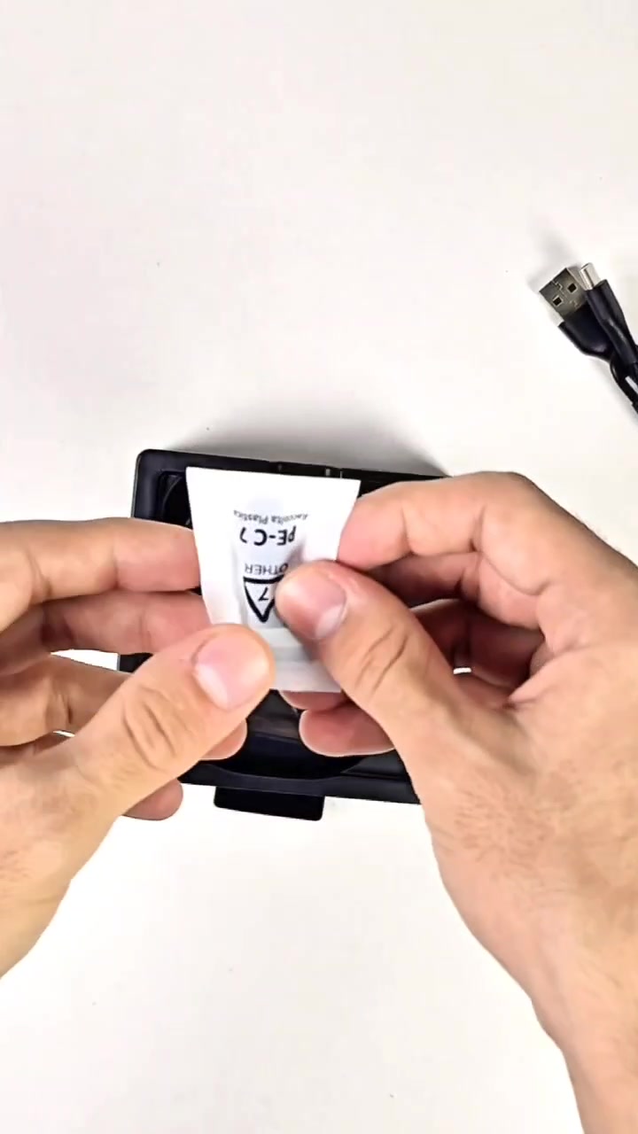 سماعة Anker Soundcore R50i – صوت قوي، بطارية تدوم طويلاً واتصال فائق السرعة
استمتع بتجربة صوتية استثنائية مع Anker Soundcore R50i المزودة بمشغلات 10 ملم وتقنية BassUp لتعزيز الجهير القوي والنقي. توفر حتى 30 ساعة من التشغيل مع علبة الشحن، وميزة الشحن السريع التي تمنحك ساعتين من الاستماع خلال 10 دقائق فقط. بفضل Bluetooth 5.3 ستحصل على اتصال مستقر وسريع، بينما تضمن تقنية الذكاء الاصطناعي وميكروفوناتها المزدوجة مكالمات واضحة في أي مكان. مقاومة للماء بمعيار IPX5 ومدعومة بتطبيق Soundcore لتخصيص الصوت بالكامل، لتكون الرفيق المثالي للموسيقى والمكالمات والرياضة. ✨?
السعر 29الف وتوصيل مجاني كل محافظات العراق 
توصيل سريع 
للحجز والاستفسار مراسلة دايريكت او واتس آب او من خلال الانستا