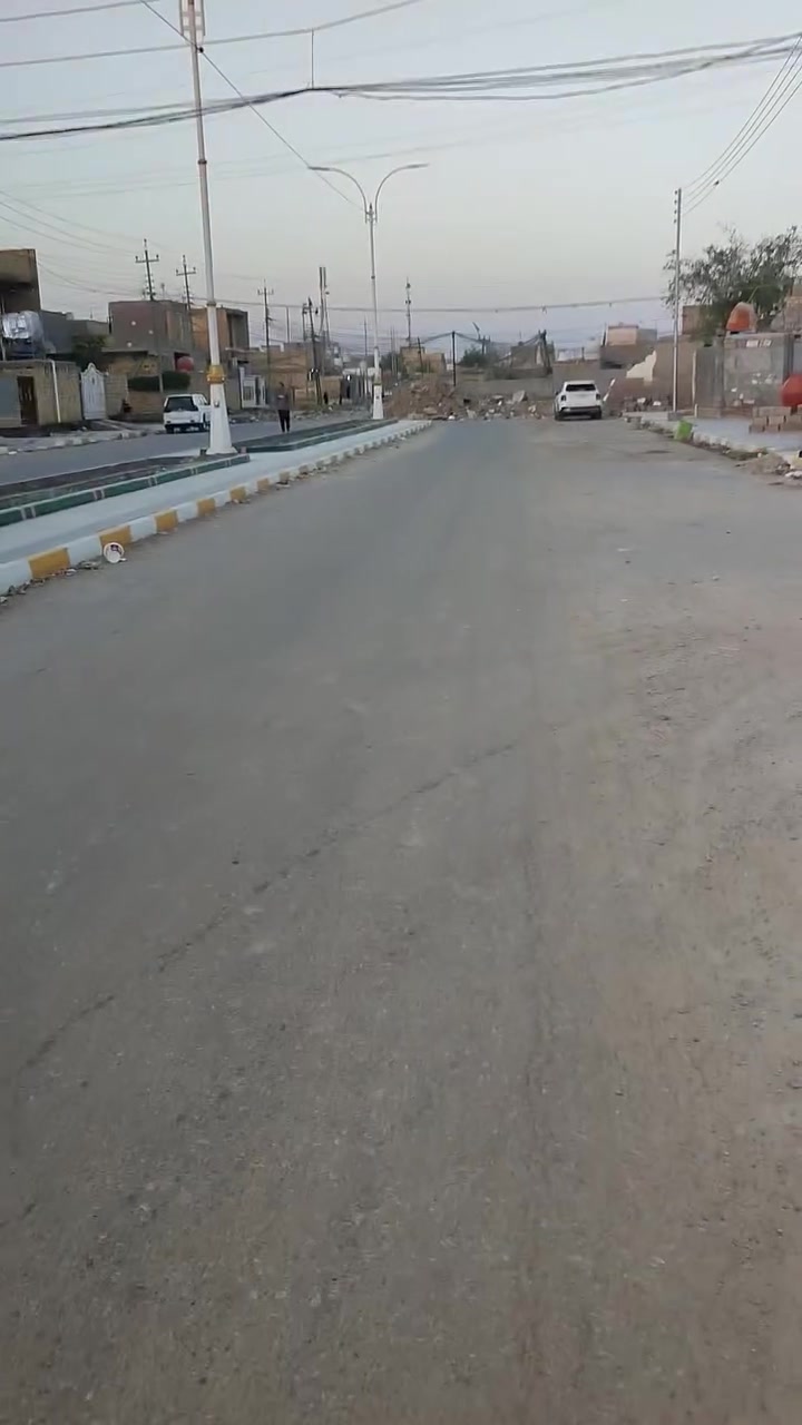 سلام عليكم بيت ومشتمل زراعي مساحه 330متر بنا طابوك صب كونكريت لبيت يحتوي على ٣ غرف وصاله ومطبخ وديوانيه وصحيات خارجيه وداخليه مشتمل غرفه وصاله ومطبخ وصحيات داخليه بنه جديد  بصوب بني ركاب قريب على شارع ٣٠ يبعد عن شارع ١٥٠ متر متوفر كل خدمات ماء وكهرباء ومولد سحب شارع ١٠ متر ستفسار أكثر تواصل على رقم ***********
