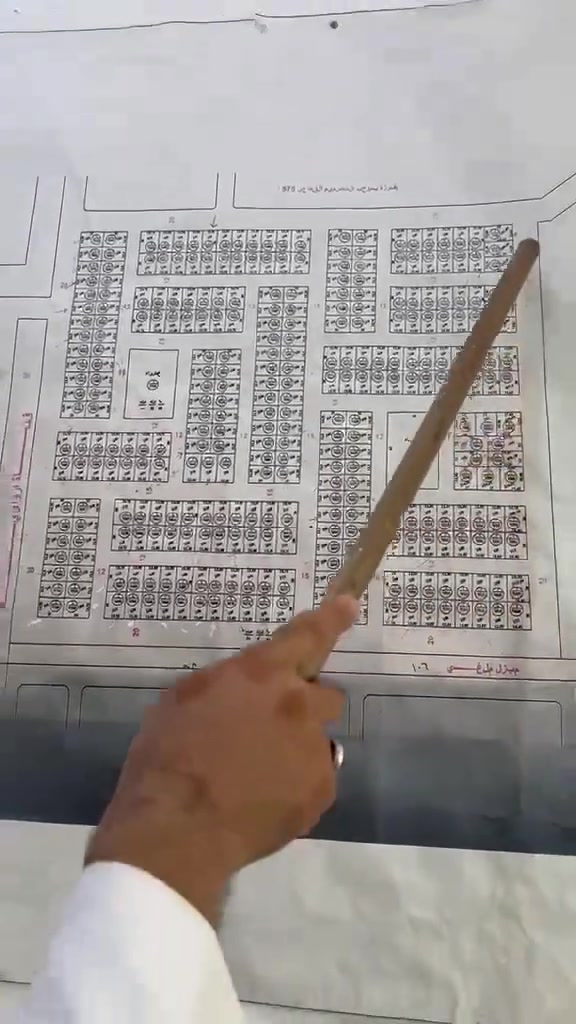 نصف قطعه سكنيه تقع حي شهداء مساحته ١٢٥م رقم ٧٥٠١ التفاصيل الاكثر داخل المقطع الاستفسار الاتصال على الارقام ***********او ‏‪***********‬او مراجعه مكتب النخله الذهبية
