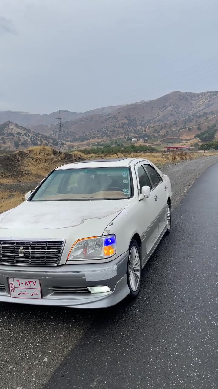 سەرەتا باناوی خوای گەورە مەلیکە ساخ ساخ مەکینە دیفۆڕی گەورە ٣ دووگمەیە  ٢٠٠٣ کامل مەسرەفم کردووە سەیارەی ماڵە دوو ساڵە بە دەس خۆمۆیە کامل گیانی جایزە ڕۆن هایدرۆلیک هەمووی تازەیە بانسی تازەیە سەیارەکە بەسس تۆزێ دووکەڵێ ڕەشی هەیەو تەواو هیچ مەسرەفێ لە گیانییا نیە سعرەکەشی ٥٥ گەڵایە ***********
