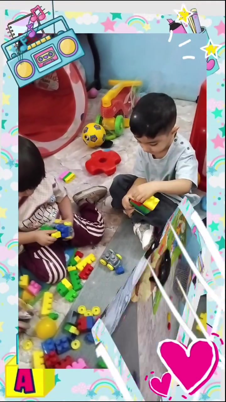 💕ما أجمل منظر الأطفال وهم يلعبون🎀وجوههم تضحك، وأصواتهم تملأ المكان فرحاً وحياة.
وتتعالى ضحكاتهم البريئة لتقول أن السعادة بسيطة جداً.
الأجمل من اللعب هو الصداقة. فعندما يلعب  الأطفال مع بعضهم يتعلمون ويقضون اوقات ممتعة حتى لو لم يعرفوا أسماء بعضهم من قبل💞
مرحبا بكم في روضة أنوار الربيع الاهلية 
العنوان: زعفرانية/حي الزهور
للحجز والاستفسار:  ***********
