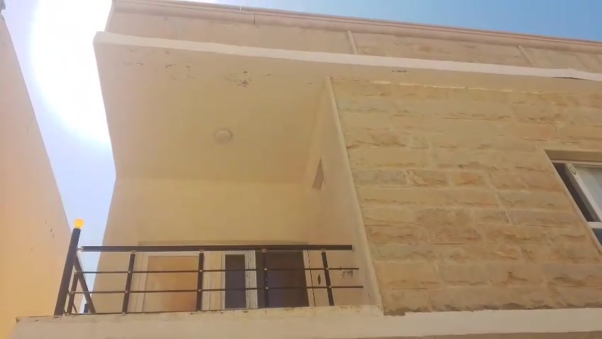 القرية الانگليزية • ٢٢٠م • أقساط