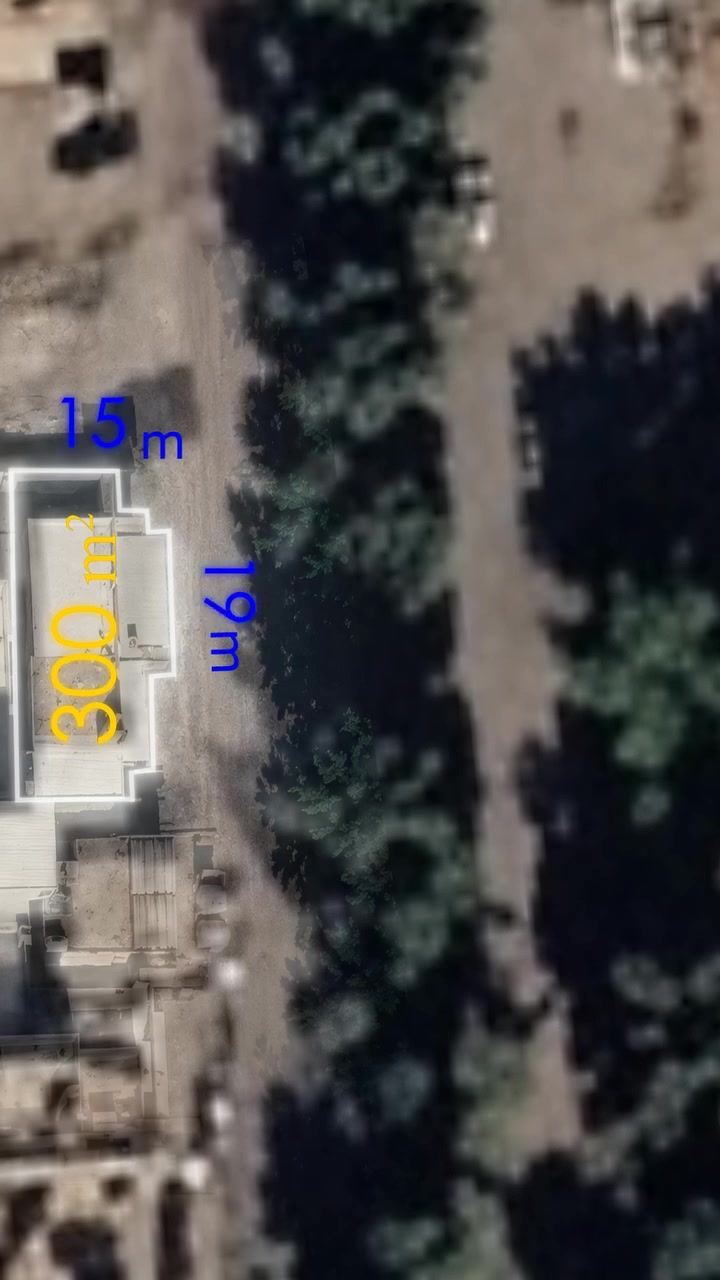 🔥 فرصة استثمارية مميزة للبيع في موقع تجاري 🔥

🏠 3بيوت مع 3 محلات للبيع
📐 المساحة: 300 م²
📏 الواجهة: 15 م
📏 النزال: 20 م

✨ تفاصيل العقار:
🔹 3 بيوت من الداخل
🔹 3 محلات تجارية
🔹 المحلات مؤجرة حالياً
💰 وارد الإيجار: 1,500,000 دينار شهرياً
📈 وقابل للزيادة مستقبلاً

📜 السند: طابو ملك صرف – شرط التحول

💎 عقار يجمع بين السكن والاستثمار ويحقق دخلاً شهرياً من المحلات، مناسب لمن يبحث عن أصل عقاري ومردود مستمر.

📞 للتواصل والاستفسار:
***********

#كلكامش_للتسويق_العقاري
#بيت_للبيع #محلات_للبيع #عقار_استثماري #بعقوبة #ديالى #استثمار_عقاري
