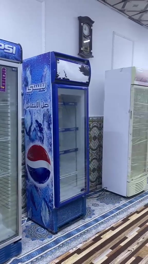سلام عليكم عارضات البيع شرط تبريد ثلج تجي وتشوف شوف العين
الواحد ب300الف

الابيض ب250الف عوزه جامه 

***********
