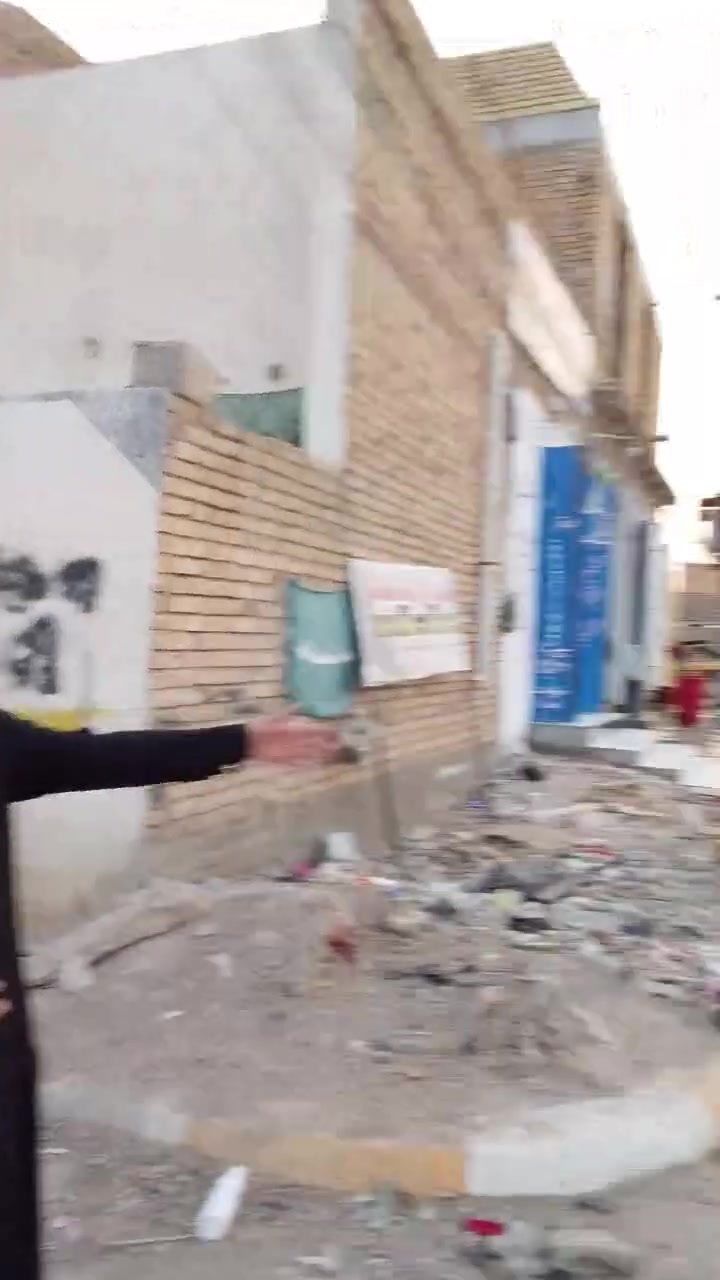 السلام عليكم بيت للبيع مساحه 120 متر ركن العنوان سايدين حي الموظفين الوجهة 12 والنزال 10 موقع تجاري طابق ونصف بي محل وصالح السكن الاستفسارات الاتصال ***********
