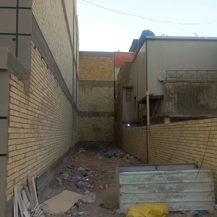 قطعة ١٠٠ متر للبيع الواجهة ٤ والنزال ٢٥ 
العنوان شارع حي الخليج  شارع ١٣ يسموووو 
للاستفسار اكثر الاتصال على الرقم ***********
