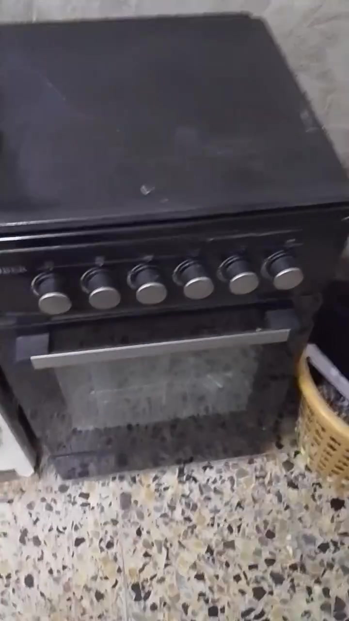اسلام عليكم عندي اعراض للبيع مستعجل الي يريد تفاصيل اكثر  يتواصل على هذه رقم ***********
وياهن بنكات ثنين وقنينه و غرفه نوم مستعمله تركيه سعرها 250 تحتاج صيانه بسيطه للسجج فقط
