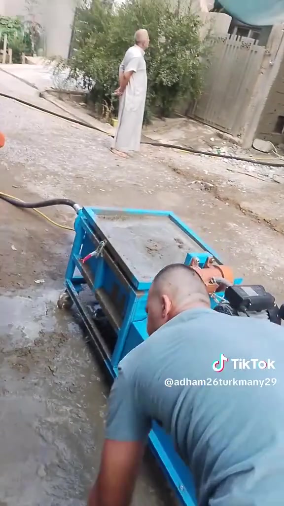 ياالله
لباخ درجه أولا واسرع وقت يخلص بيتك.
 ‏‪***********‬‏
