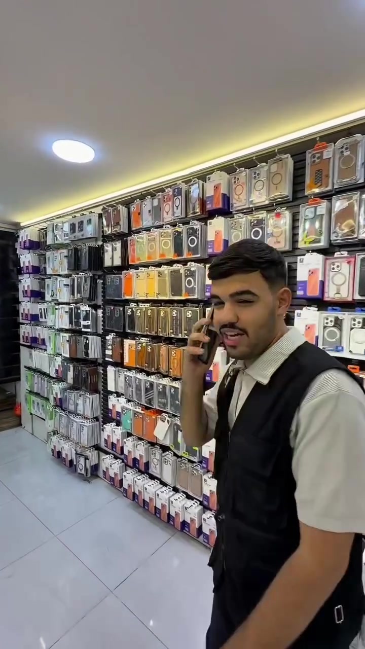 عرض يوم الاربعاء

العملاقة soundcore  p41 i من Anker
وبضمان سنة 
تطبيق خاص بالسماعه 
٦ مايكات
١٢ ساعه للتك ، ١٩٢ ساعه مع الحافظه 
امكانية شحن السماعه من الكيبل المدمج
امكانية شحن الهاتف من السماعة 
والكثير الكثير من المواصفات

التفاصيل داخل الفديو

————————-

السعر  ٨٣  الف

————————

توصيل كل العراق ٥ الأف

————————-

للحجز او الاستفسار المراسله على الواتساب

*********** 
***********

————————-

العنوان شارع فلسطين مجاور الكوخ مكتب H&H

————————-

رابط جميع برامج التواصل https:// heylink.me/hussein.handh/

———————-

رابط الانضمام لكروب الواتساب https://chat.whatsapp.com/FvFJNN4B3DU3r8Zw96uhig?mode=gi_t
————————-

رابط الانضمام لقناة الواتساب ‏ https://whatsapp.com/channel/0029VbCZofYISTkPK9NW1729

