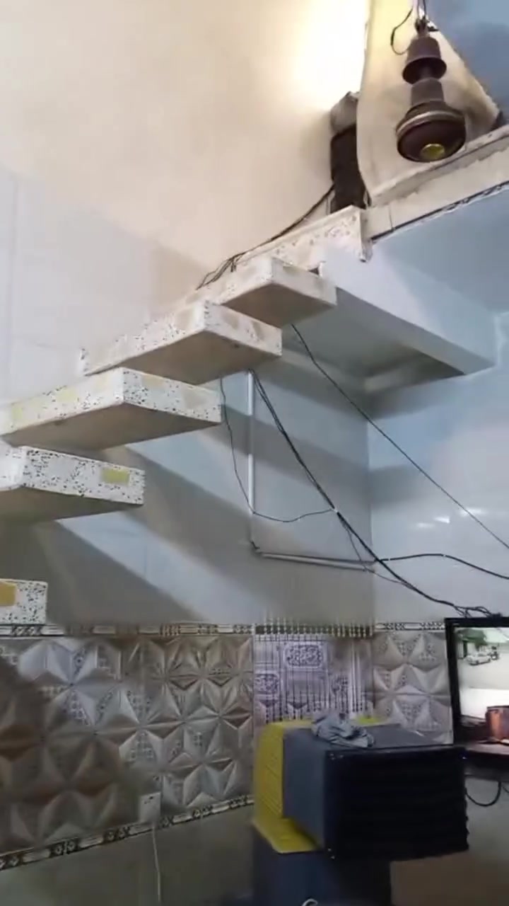 بيت لبيع ام الكبر والغزلان قريب معامل الرحلات بيت مساحتة 100مع سواق داخل لبيت السعر 55 بيت عكاده ***********
