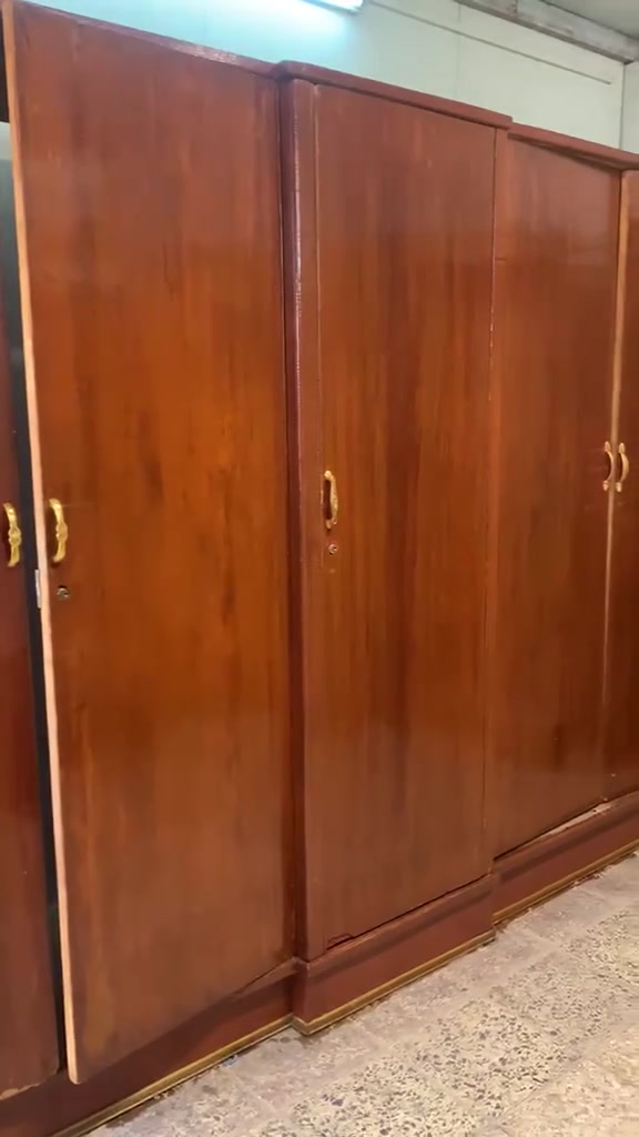 كنتور ابو ال٥ تسكام صاج خارج والداخل مع ميز تواليت تسگام ثكيل حيل مع زاويه السعر ٣٥٠  مكاني بلكفل تفاصيل علخاص
