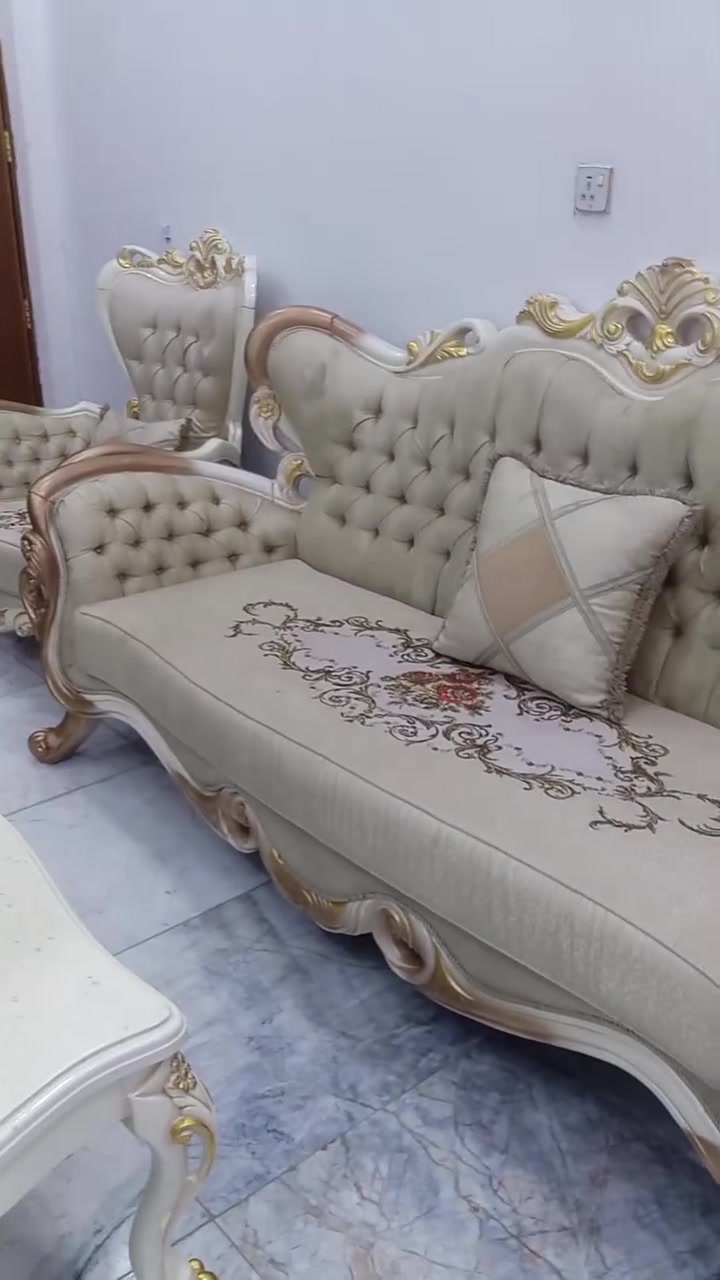 تخم زان ملكي تركي كلش نظيف ١٠ مقاعد مع طبلة وسطية السعر مليون و ربع و بي مجال ***********

