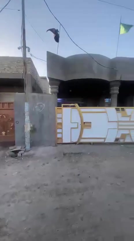 سلام عليكم بيت البيع
المدائن حي الرسول 
بناء حديث المساحه (٢٧٠)

يحتوي على ٣ غرف نوم وستقابل ومطبخ وصاله 

يبعد عن شارع العام ١٥٠  متر مقابل مجمع الحسن 

كافه خدامات موجوده 

الستفسار ‭***********‬

‭***********‬
