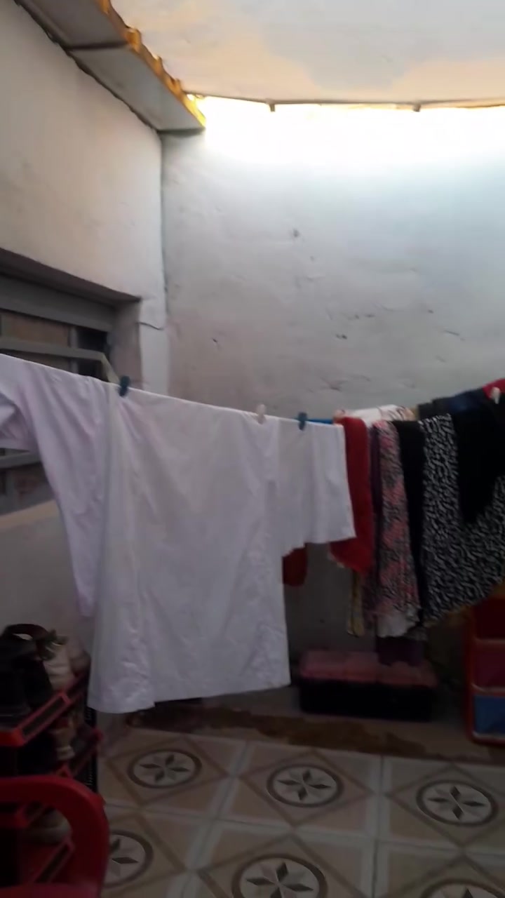 بيت شبه تجاوز ١٠٠ متر يحتوي على غرفه واحده ومطبخ وصحيات وطارمه بالاسكان القديم ***********
