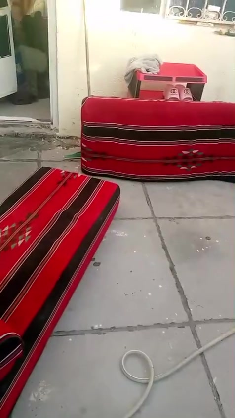 السلام عليكم جلسة للبيع
***********
