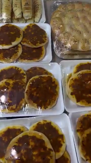 معجنات • ١٠٠ قطعة • دجاج و لحم