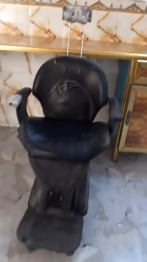 مكلف بل نشر كراسي حلاقه عدد 2 وميز وياهن مثل ماموضحات بل فيديو للبيع السعر مناسب الستفسار اتصال على هاذ الرقم ***********
