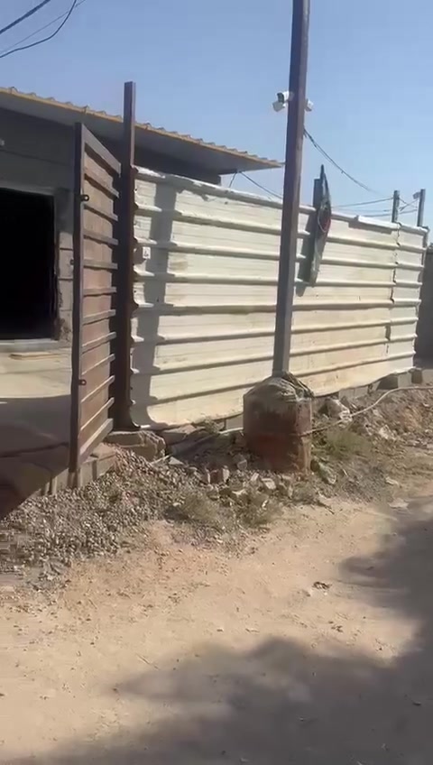 السلام عليكم بيت تجاوز نهايه شارع 60 بناء جديد المساحه تقريبا ١٣٠ السعر٢٠ وبي مجال
للإستفسار ***********
