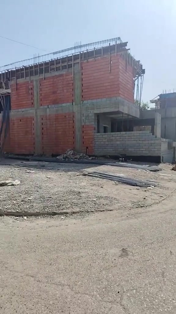 ✨ فرصة عقارية مميزة في الموصل ✨
​🏠 أرض للبيع (ركن)
📍 الموقع: حي العربي
📐 المساحة الكلية: 200 متر (واجهة 20 متر)
✂️ ملاحظة: متوفرة إمكانية بيع نصف المساحة (100 متر بواجهة 10 متر) حسب الرغبة.
​🏢 للإستفسار والتواصل:
📞 ***********
📞 ***********
📞 ***********
💬 أو يمكنكم مراسلة الصفحة مباشرة لمعرفة التفاصيل والأسعار.
