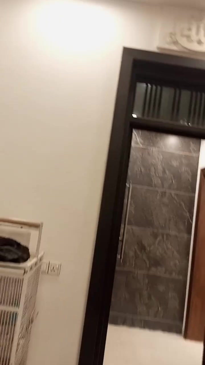 اعلااان مميز جدا  🔥🔥🔥
دار للبيع بناء حديث درجه اولى vip في  #الغزاليه العمداء موقع مميز وهادئ
مساحه 150م واجهه 7.5نزال20

يتكون من 5غرف نوم سويت 

صاله 
حولي 
مطبخ 
شلال داخلي 
طرمه 
بيتونه 
سطح 
البيت متعوب عليه بشكل وبالعافيه ع اليشتري 
لاستفسار 
***********
