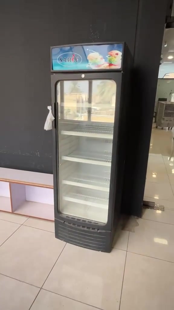 ثلاجة • للبيع • موقع