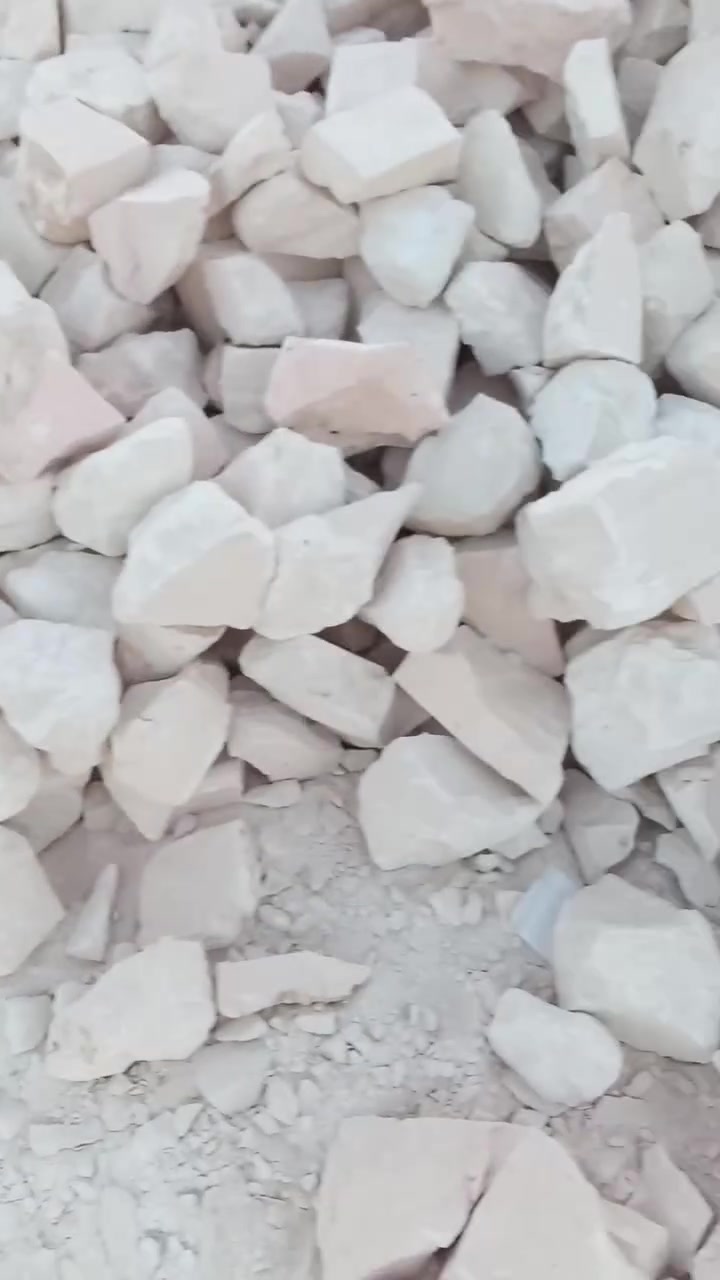 سلام عليكم حجر جديد مامستخدم تقريبن 2 تنكتر حجره خشنه الاتصال عرقم ***********
