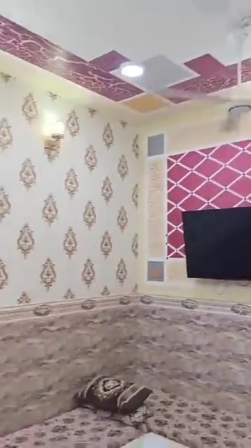سلام عليكم 
بيت للبيع في حي الشهداء ضباط رابعة مساحة 150
واجهة 7ونص ونزال 20 شارع 8 متر يتكون من ثلاث غرف نوم وملحقاتها السعر 150 وبية مجال بسيط
للاستفسار الاتصال على الارقام التاليه 
***********
*********** وأتس اب
