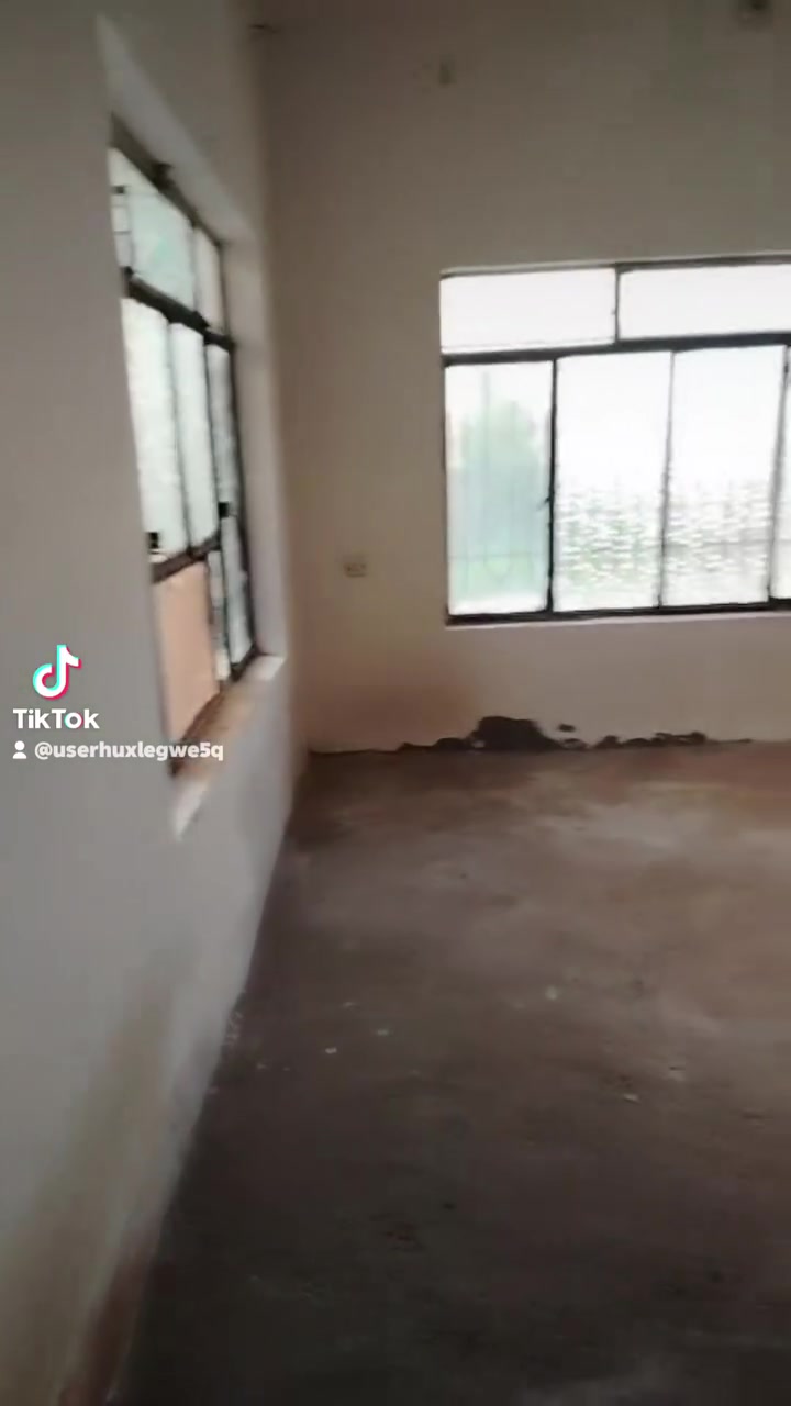 السلام عليكم ورحمة الله وبركاتة بيت البيع منطقت الراشديه قريت النورالمساحه 710مترملك صرف البيت على نهردجله يربط على طريقين من الناحيه ويربط على شارع العام الي يودي على ادياله السعر150مليون اخوكم الشيخ محمد نصيف النداوي للستفسار والاتصال ***********
