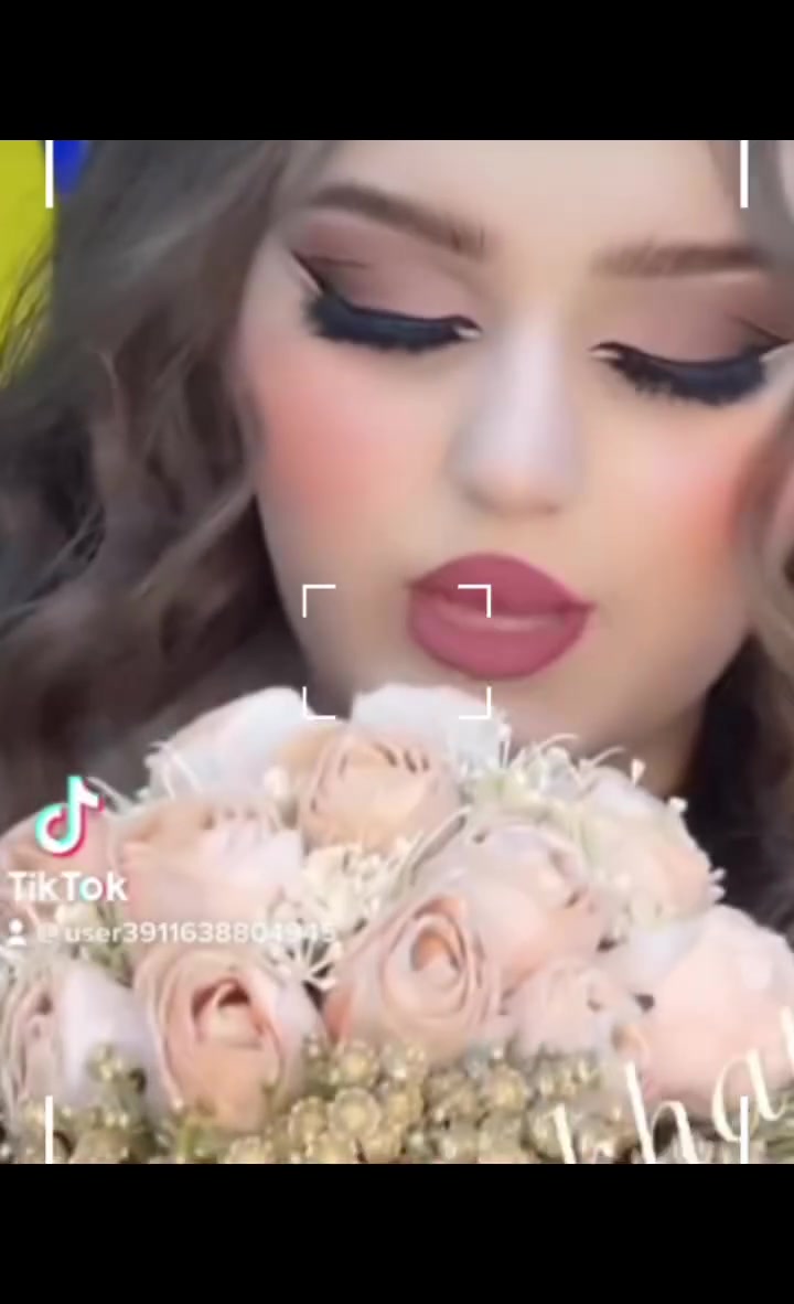 من رخصه الادمن
عروض صالون خاتون مستمره تشمل حنه وعرس 🔥👌🏻💕تسريحه ومكياج وحف وتنظيف بشره 200الف 🌺🧿العرض الثاني حنه وعرس وبدلات مع الاظافات 400الف 🌺💕🌹
عروض الشعر صبغ توحيد لون 25الف تخصيل 35الف صبغ وتخصيل 50الف قص وشسوار هديه للحجز ***********👌🏻🔥🧿
