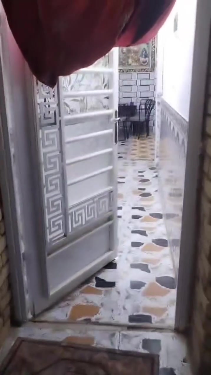 🏠 دار للبيع 

الموقع: حي الموظفين. ب7000. المربع الأول   خامس بيت ع شارع 30 الفاصل بين الشيشان والموظفين
المساحة: 100 متر
السند: طابو صرف

تفاصيل العقار:

* السقف عكاده 
* ديوانيه
* غرفة نوم.
* صالة استقبال.
* مطبخ.
* صحيات داخلية وخارجية.
* ساحة واسعة.

السعر:

70 مليون  وبي مجال بسيط للشراي 

📞 للتواصل والاستفسار:
الخاص أو الاتصال على الرقم:
***********
