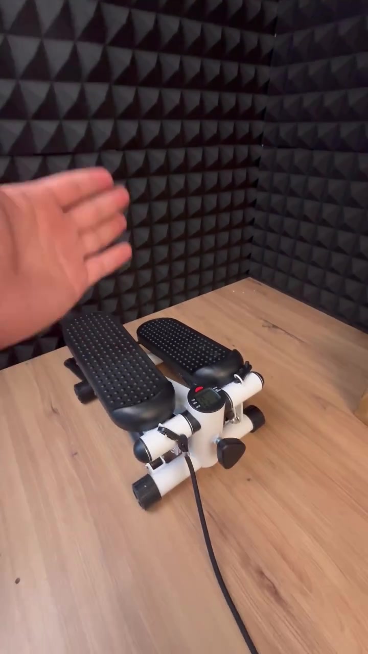 🏃‍♀️ تريد تحرق دهونك وتشد جسمك من بيتك؟
جهاز تمرين السلالم المنزلي Mini Stepper هو الحل السريع والبسيط!

✔️ كارديو وتمرين كامل للجسم – يقوي الساقين، الأرداف، والبطن

✔️ مقاومة هيدروليكية مزدوجة – حركة ناعمة ومريحة بدون ضوضاء

✔️ شاشة رقمية ذكية – تحسب الوقت، الخطوات، والسعرات

✔️ حبال مقاومة مدمجة – تمرّن ذراعيك بنفس الوقت

✔️ يتحمّل حتى 130 كغم – بجودة ممتازة وثبات عالي

✔️ تصميم صغير وسهل التخزين – ينحط بأي زاوية بغرفتك أو حتى المكتب

✔️ يجي ويّاه سجادة واقية ضد الانزلاق

📦 العلبة تحتوي:

• الجهاز جاهز للاستخدام

• حبال مقاومة

• سجادة

• مفاتيح تركيب

• كتيّب تعليمات

⚠️ يفضل تستخدمه 15-30 دقيقة، 3-4 مرات بالأسبوع

🎯 ماكو بعد حجة! ريّض، احرق سعرات، وشد جسمك… وأنت تشوف تلفزيونك!
سعر ٤٠ الف بس. ولتوصيل مجاني 
لطلب المنتج *********** واتساب
