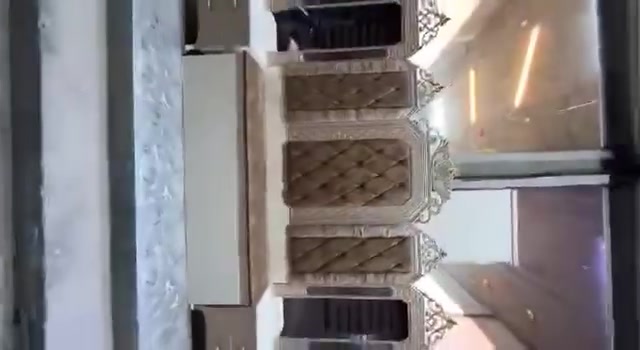 🛏️ *غرفة تركية مستخدمة 10 قطع* 🛏️

✨ المواصفات:
🔹 سرير عادي 
🔹 نضافة 90% ✨
🔹 صبغ حراري اصلي 🔥
🔹 ماركة قماش ووتر بروف 💧

💰 *السعر مليون دينار* 💰

🚚 شد ونقل مجاني داخل بغداد 🎉
🚛 المحافظات اجور نقل فقط

📍 معرض @نوار السيد
