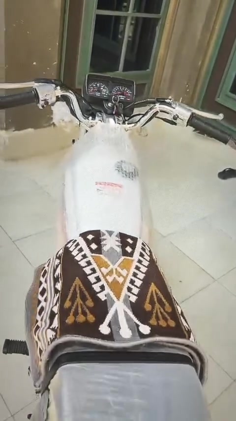 السلام عليكم دراجه نامه شلامجه صالي سبوع من معمر بعدهي على السحك لبيع تعمر علي سعد شاصي سكنر سعره مليون و300قفل  ***********فقط واتساب
