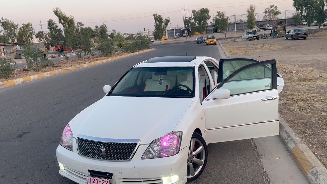 بەناوی خوای گەورە و میهرەبان
شتی لۆک و سفر شاهینە ٢٠٠٥ ،١٨٢ بەتامی ٨٤ بێ دووکەڵ.. بڕاوەیە
هەتا چاو حەزکا جوان و بەقوەتە 
٣ دووگمەی سلایت و جلدی سپیە 
ڕۆنی گۆڕاوە هایدرۆلیکی گۆڕاوە تەواوی مەسرەفی کراوە،
ئازیزان سەیارەکە کۆدی نیە و تازە داخلە بەڵام تێر مەسرەفە و مەسرەفی تیا نەماوە.
بۆ نرخیشی ٥٨ گڵاو کەمێک مەجالی برایانە سەیارەکە هەڵڕەتاوی بازاڕ نیە یەک دەسی کردوە خۆم وەرم گردوە.
چوار ویلی دینگەی نەوتی لەژێرایە و تایەی یابانیە و زۆر باشە .
ژم.***********
ڕەحمەتت لێبێ مووشتەری نیت سەرمان مەیەشێنە..