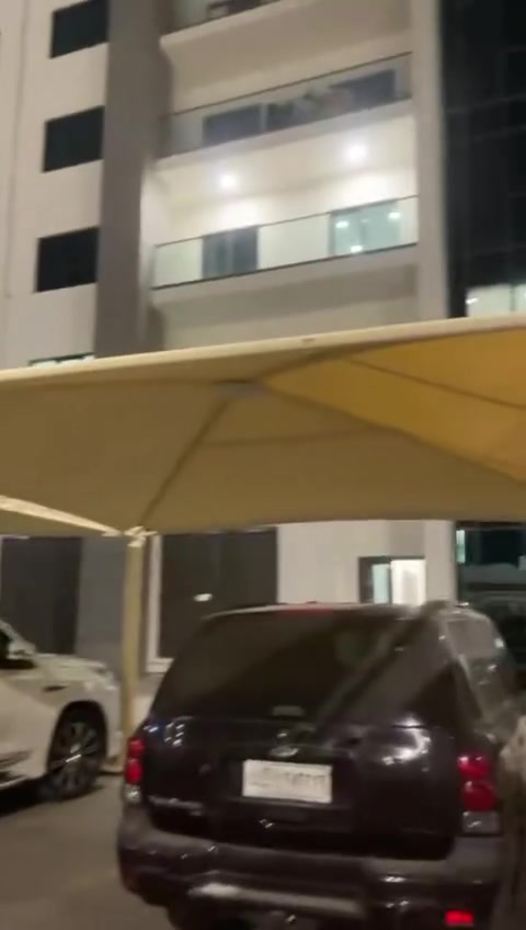 المساحة:177m ثلاث غرف للبيع في مجمع البروج السكني مؤجرة حاليا ً 1000$
• العمارة: هدير A

• طابق 7

• الإطلالة على البوليفارد 

للاستفسار والتواصل مع صاحب العقار 

: ***********
